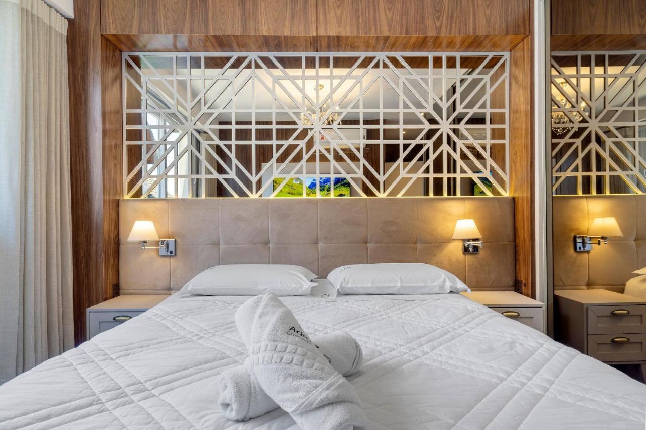 Vita Boulevard Luxo 2 Suites By Achei Gramado Esterno foto